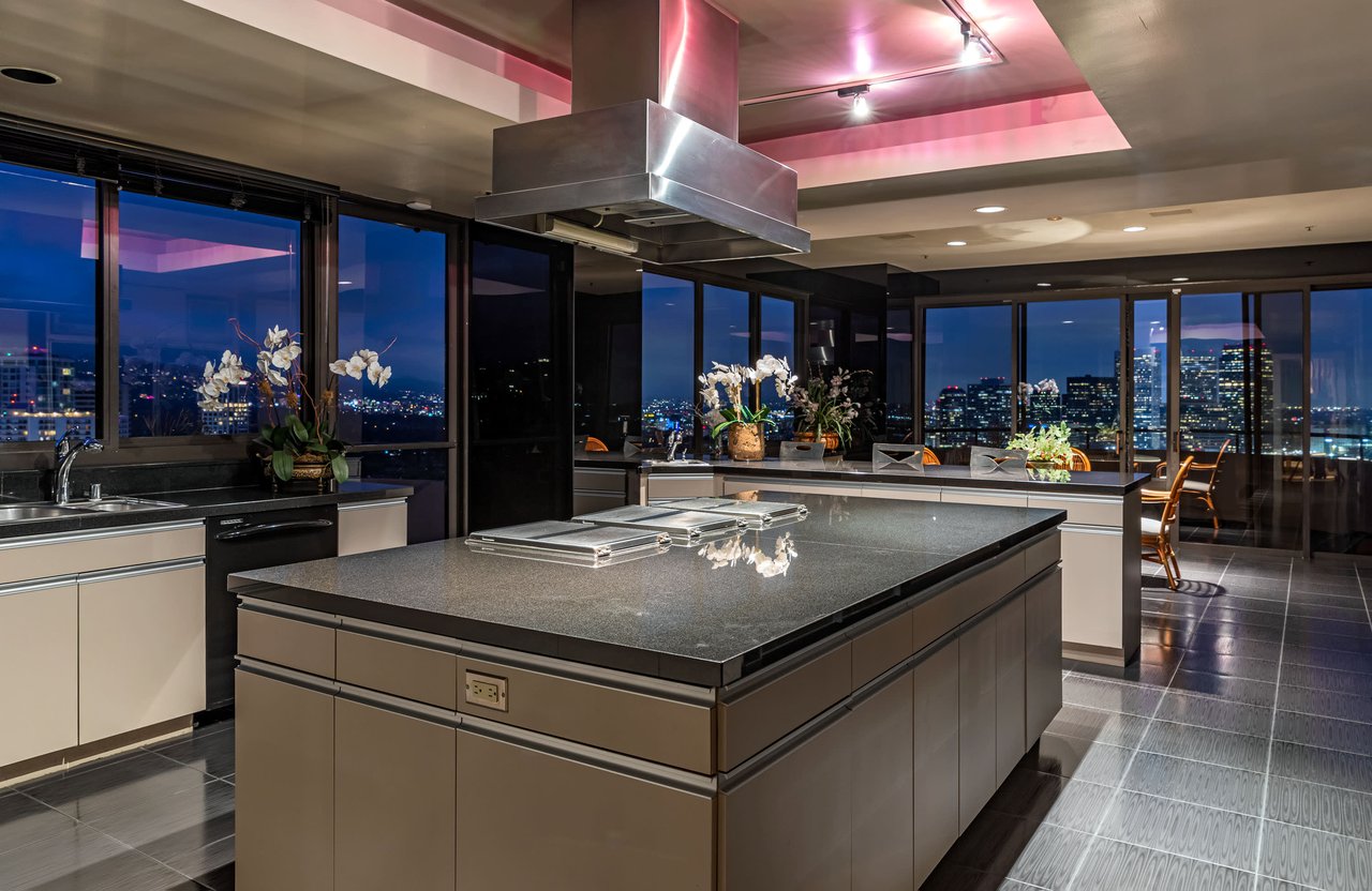 10560 WILSHIRE BLVD Unit: PenthouseA