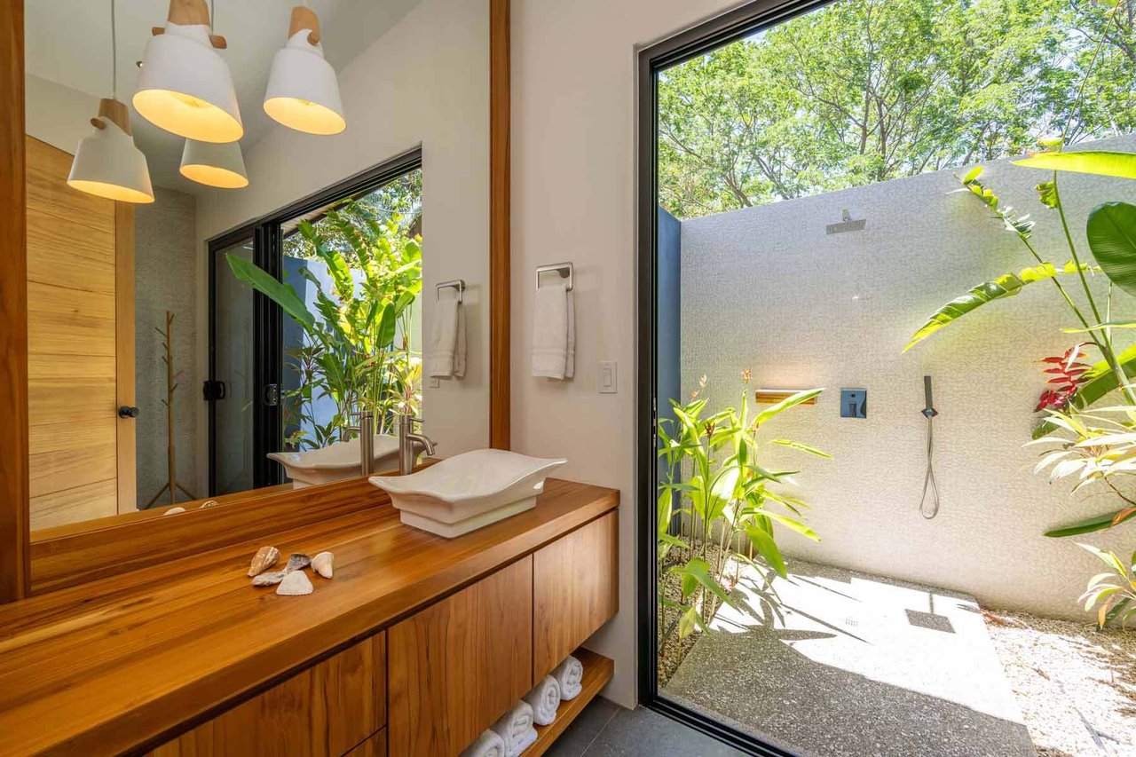 Modern Beachwalk Villa, Hacienda Pinilla, Guanacaste