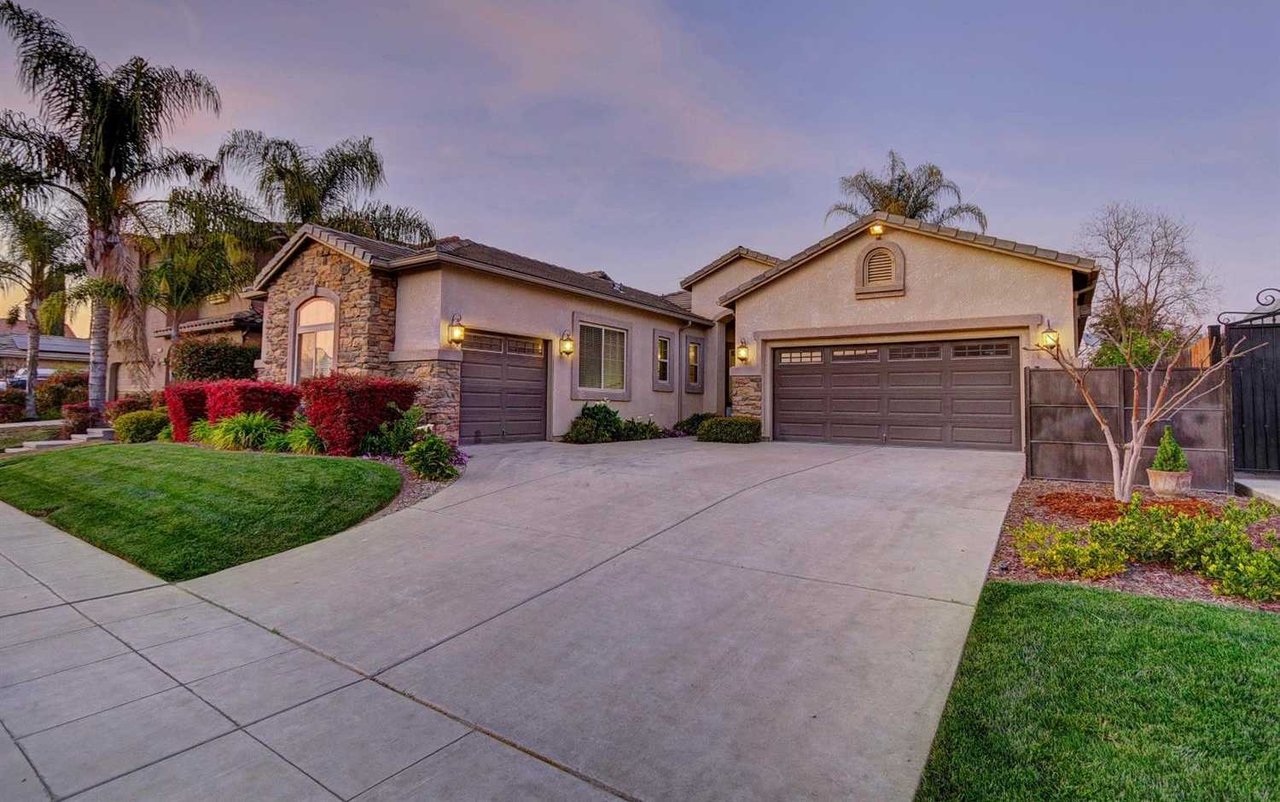 1208 E Via Marbella Dr