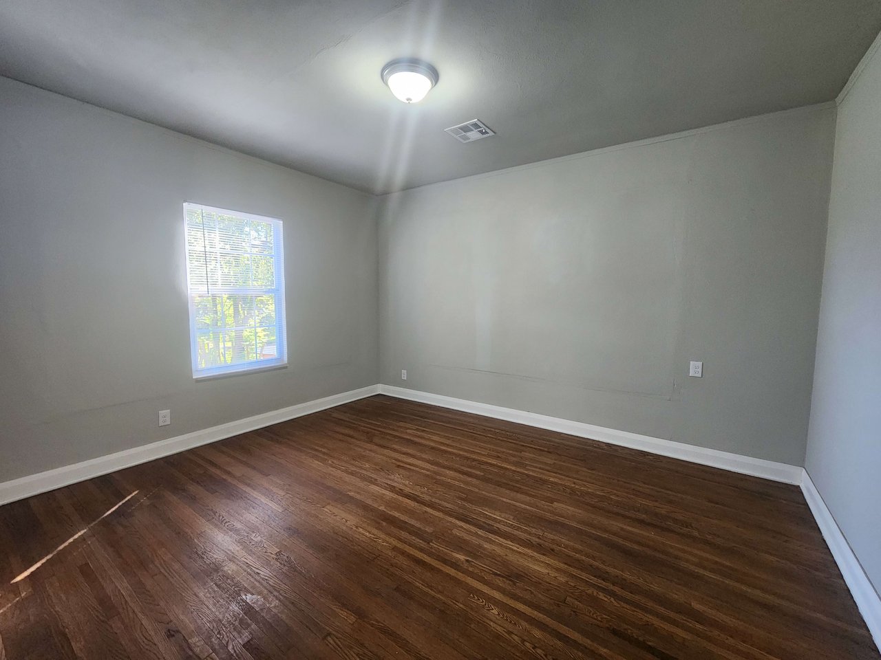 1017 N. Broadway Ave