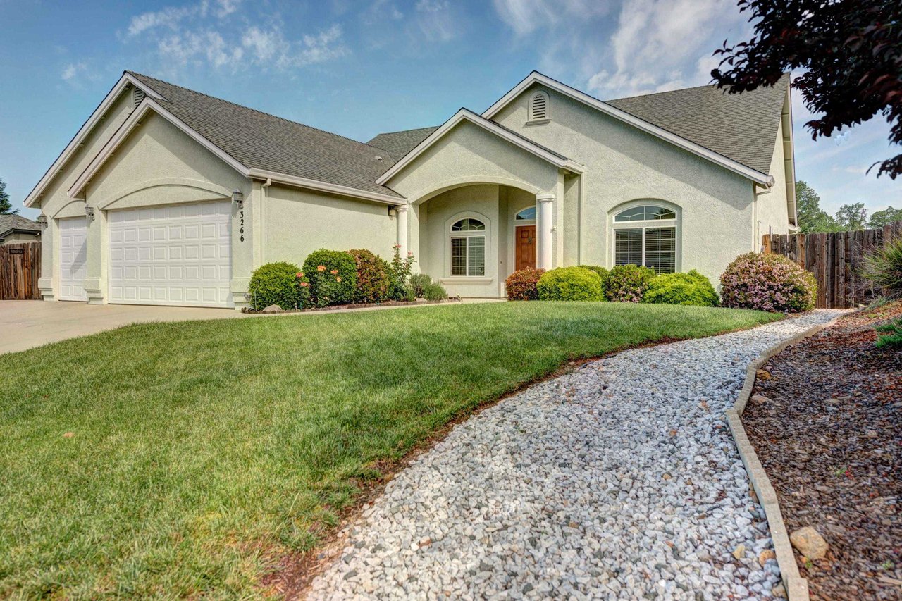 3266 WOODBURY DR