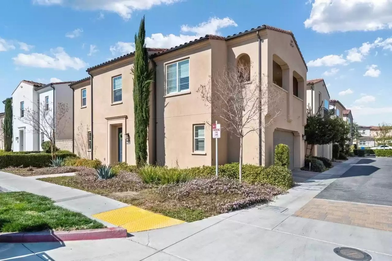 21951 Moveo Dr
