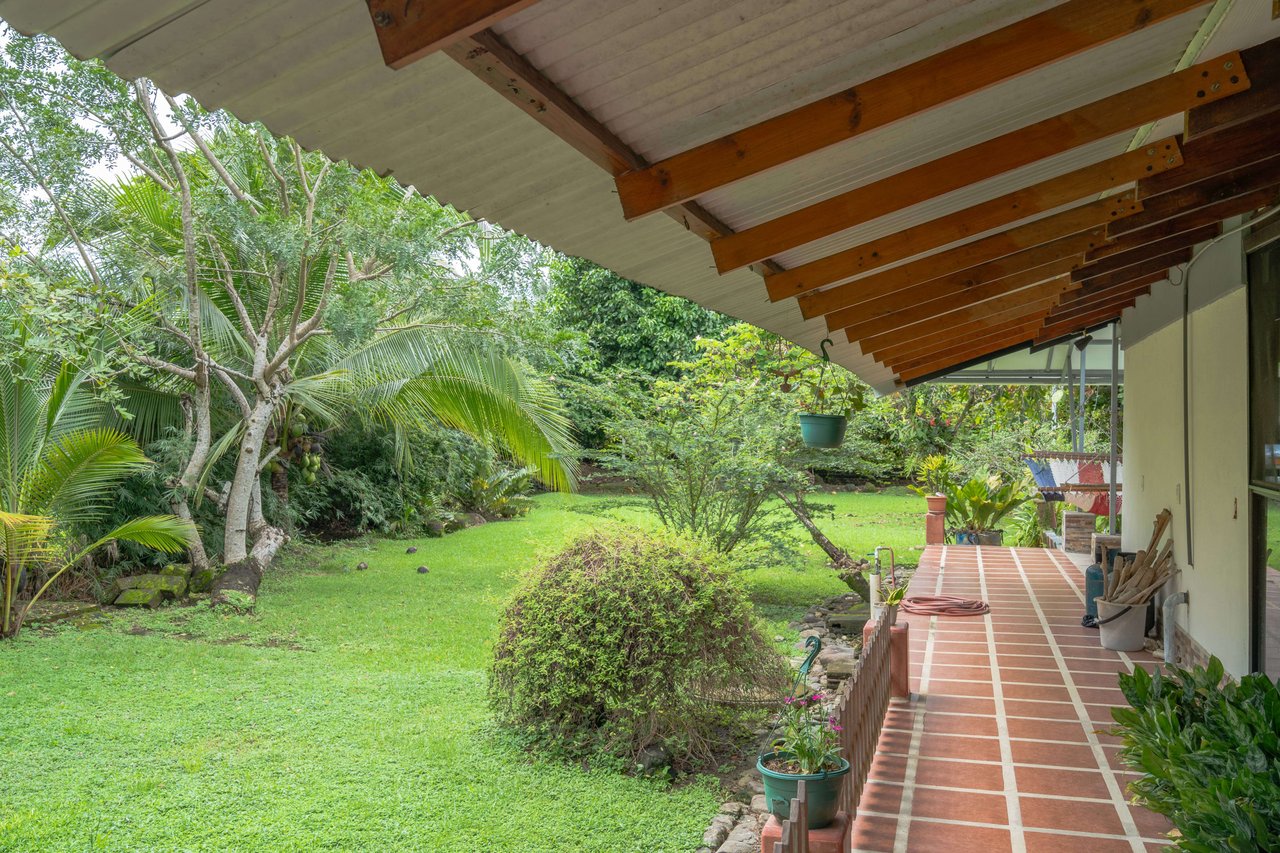 Matapalo gated home, 5 minutes from beach