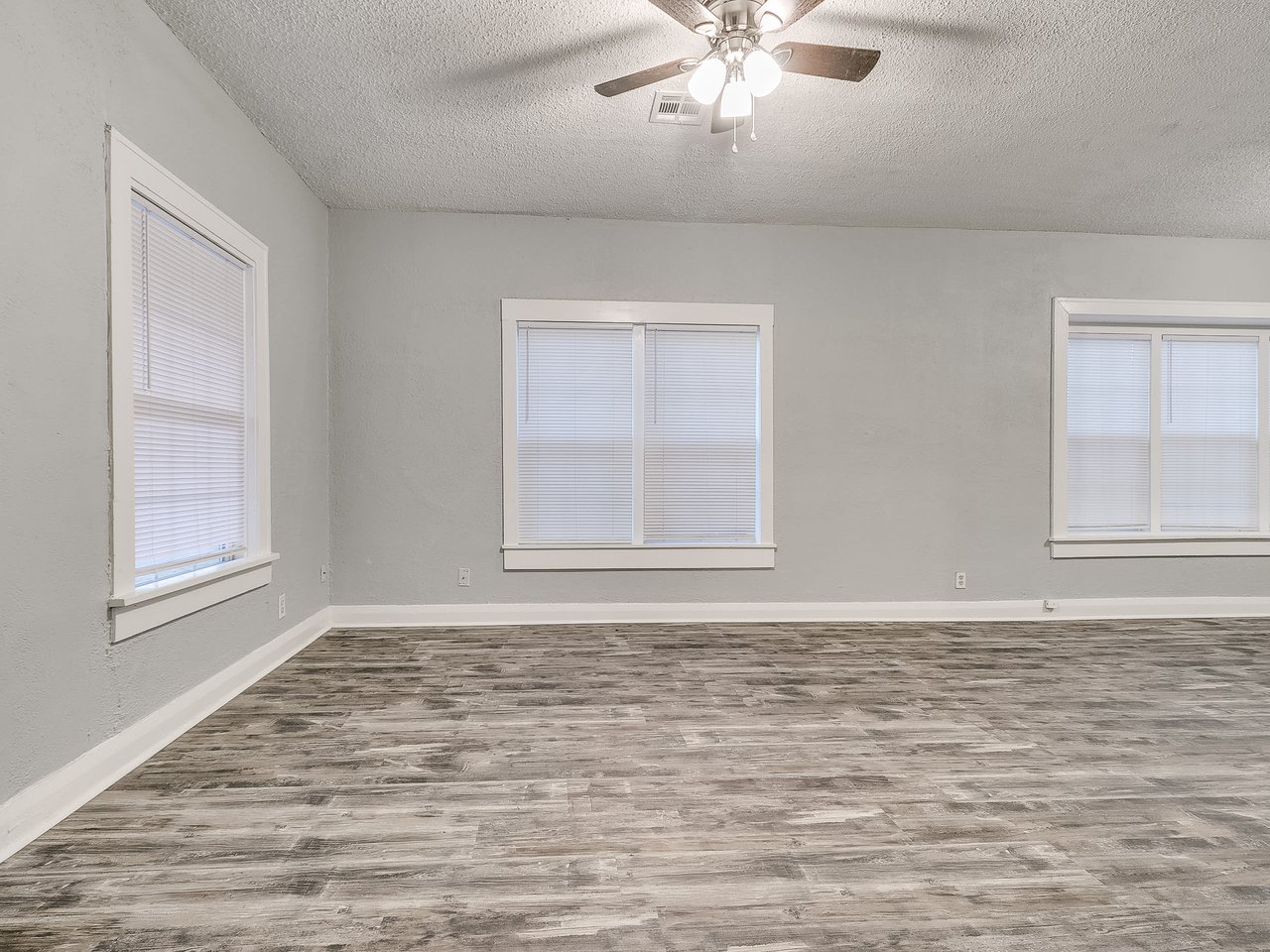 1313 N Beard Ave