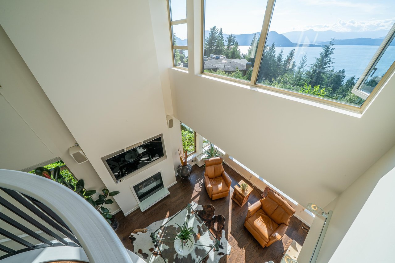 8664 Seascape Dr