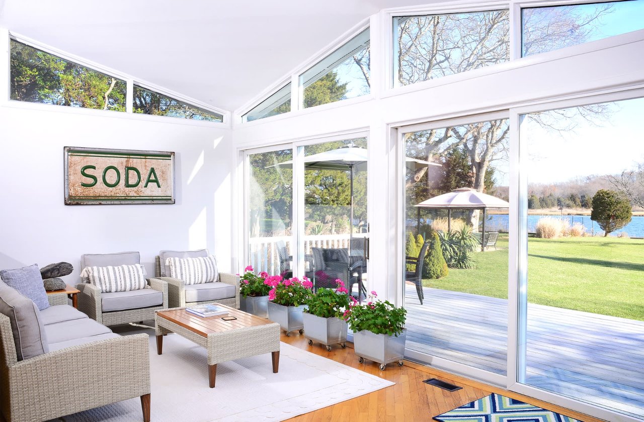 Modern Waterfront with Dock in East Hampton 