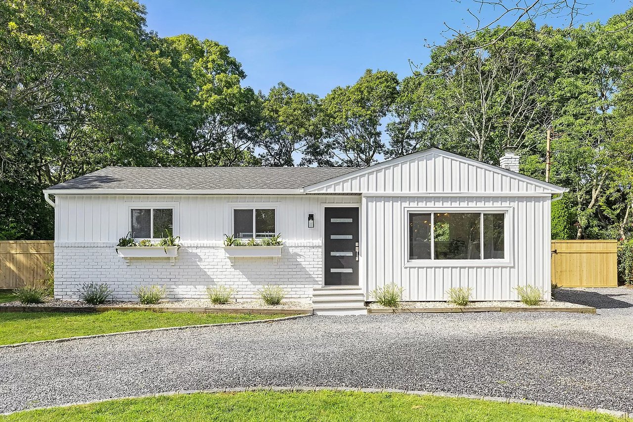 138 W Tiana Rd