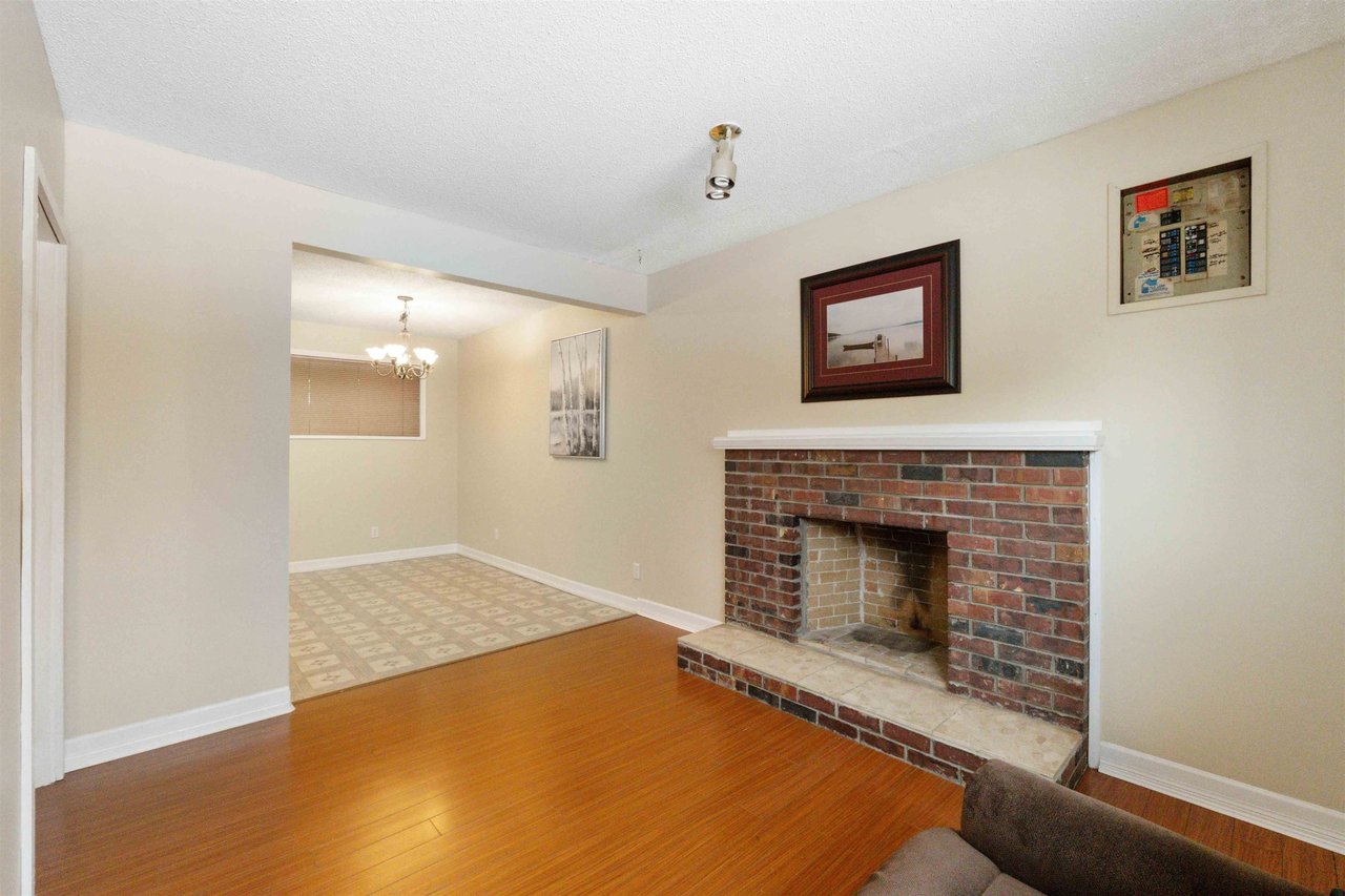 15774 96 Ave