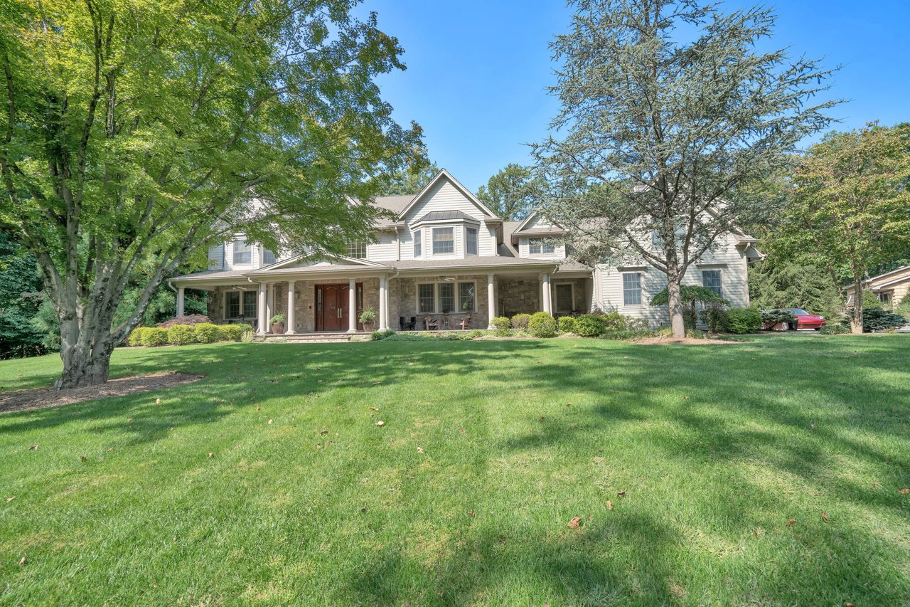 8 Glenbrook Drive