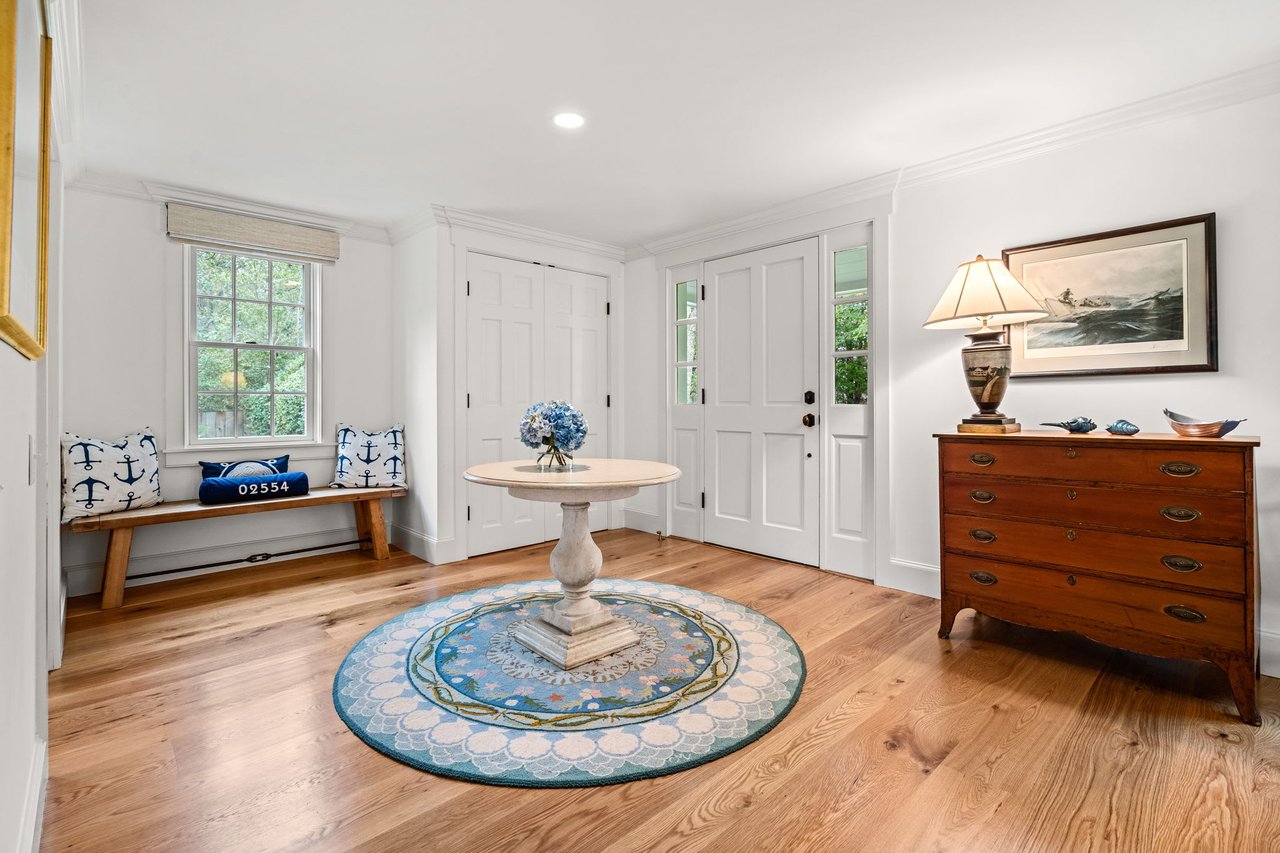 6 Oak Hollow Ln
