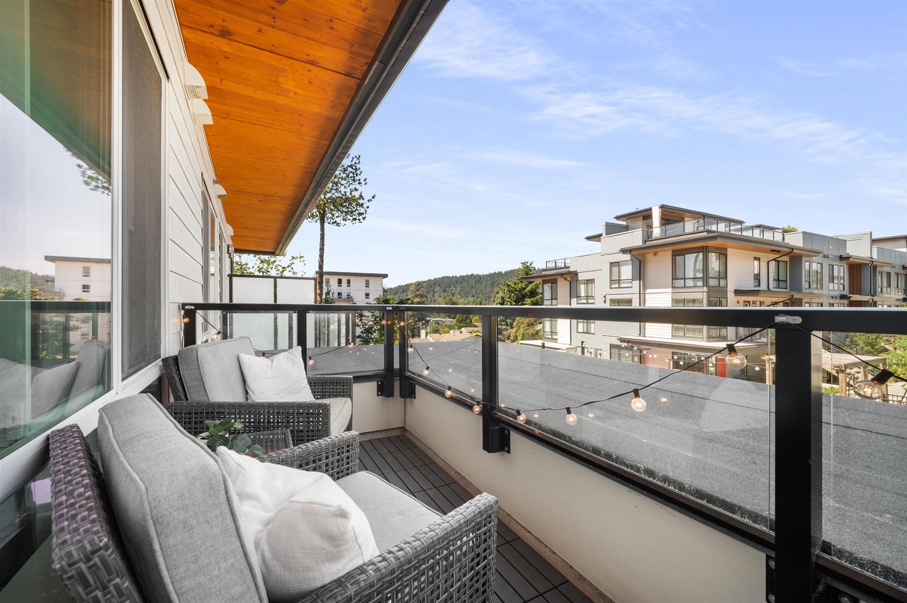 201-707 Como Lake Avenue, Coquitlam