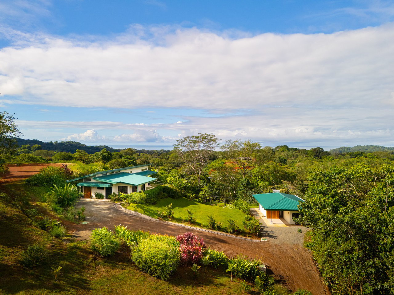 Contemporary Home and Guest House, Ojochal, Puntarenas