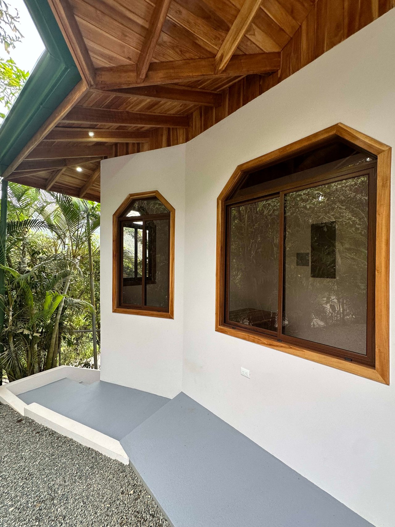 Discover the Charm of an Exotic Home in Las Tumbas, Costa Rica