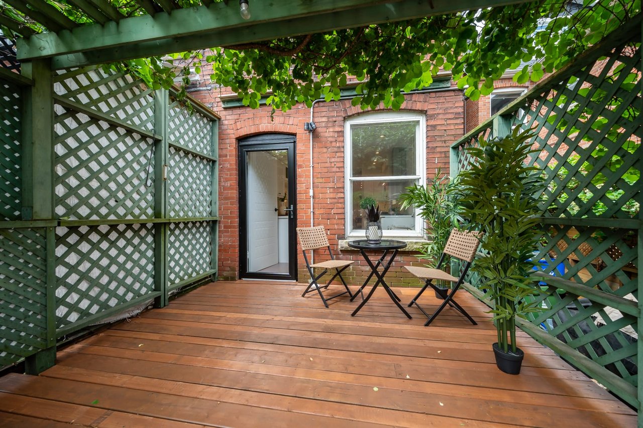 223 Indian Rd Cres