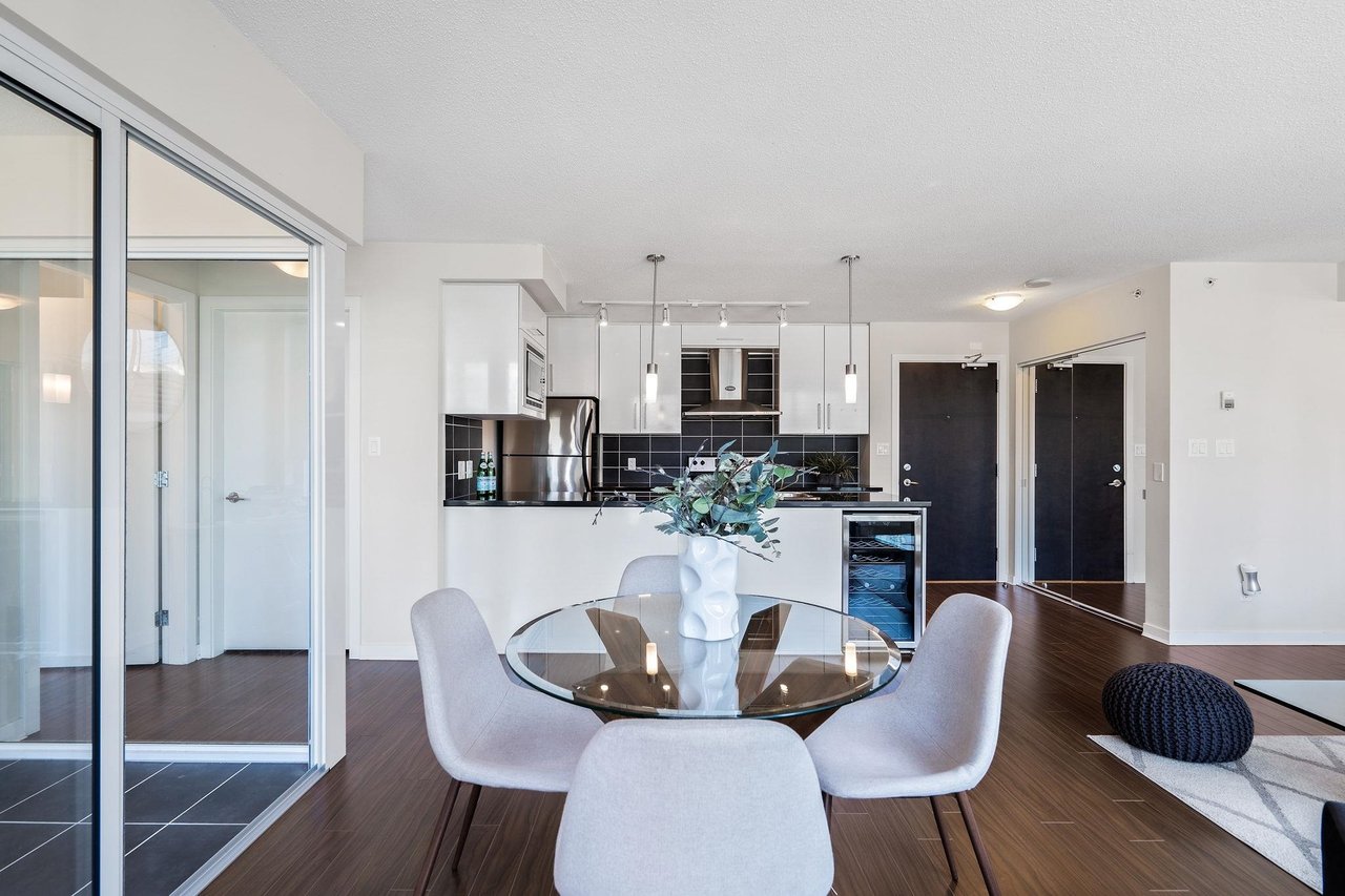 702-633 Abbott Street, Vancouver