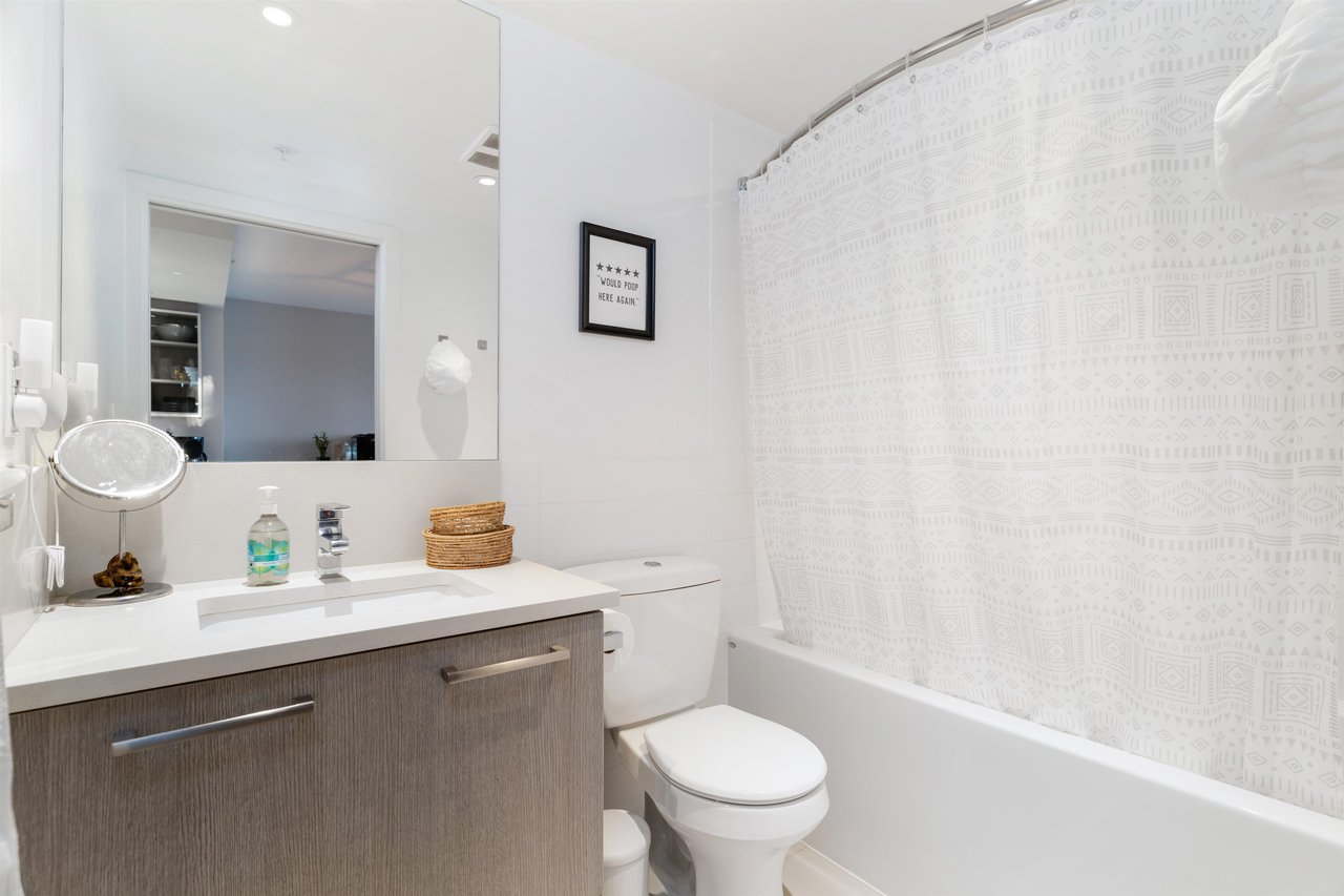 303-933 E Hastings St