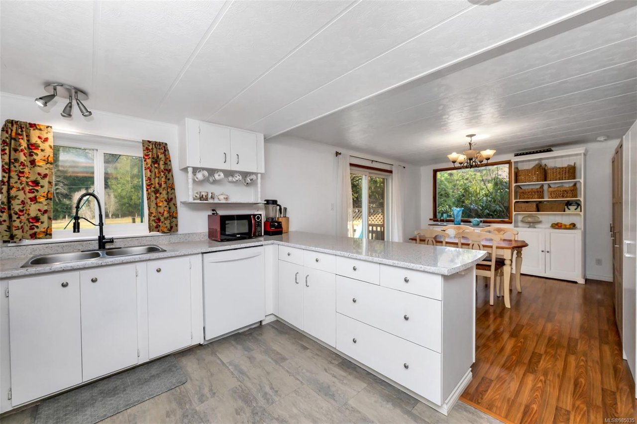 3398 Ridgeview Cres