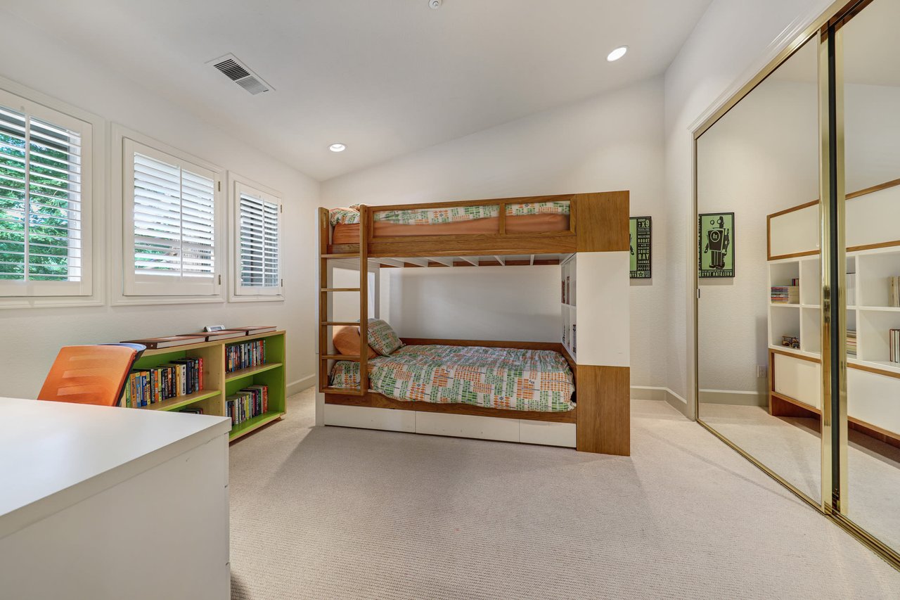 40 Cypress Hollow