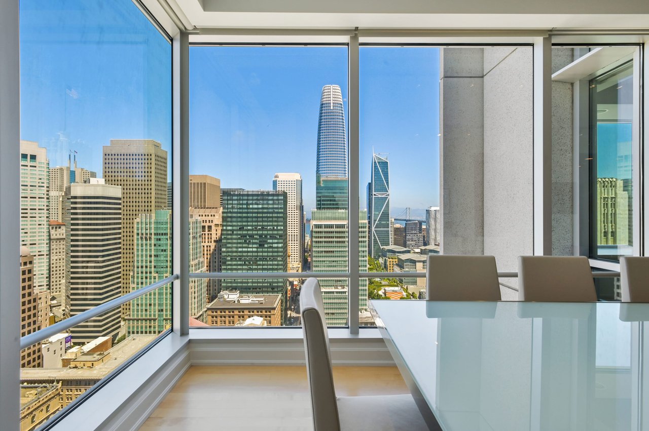 City View 3 BD St. Regis Residence