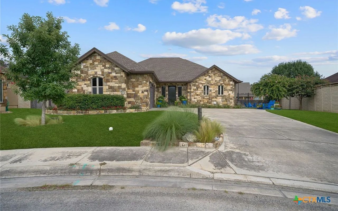 2678 Fairwood Dr