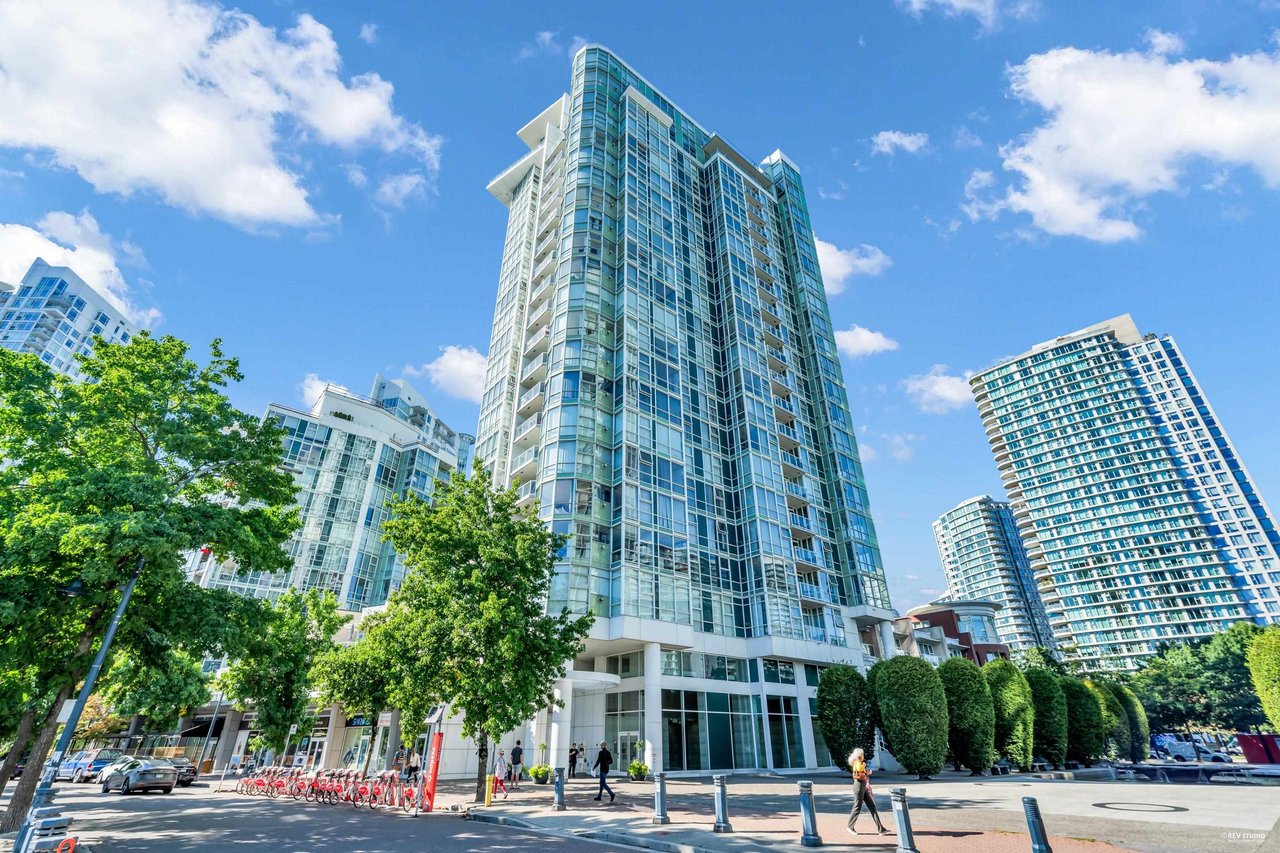 2207-1077 Marinaside Crescent, Vancouver