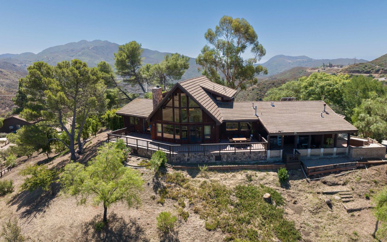 33007 Mulholland Hwy