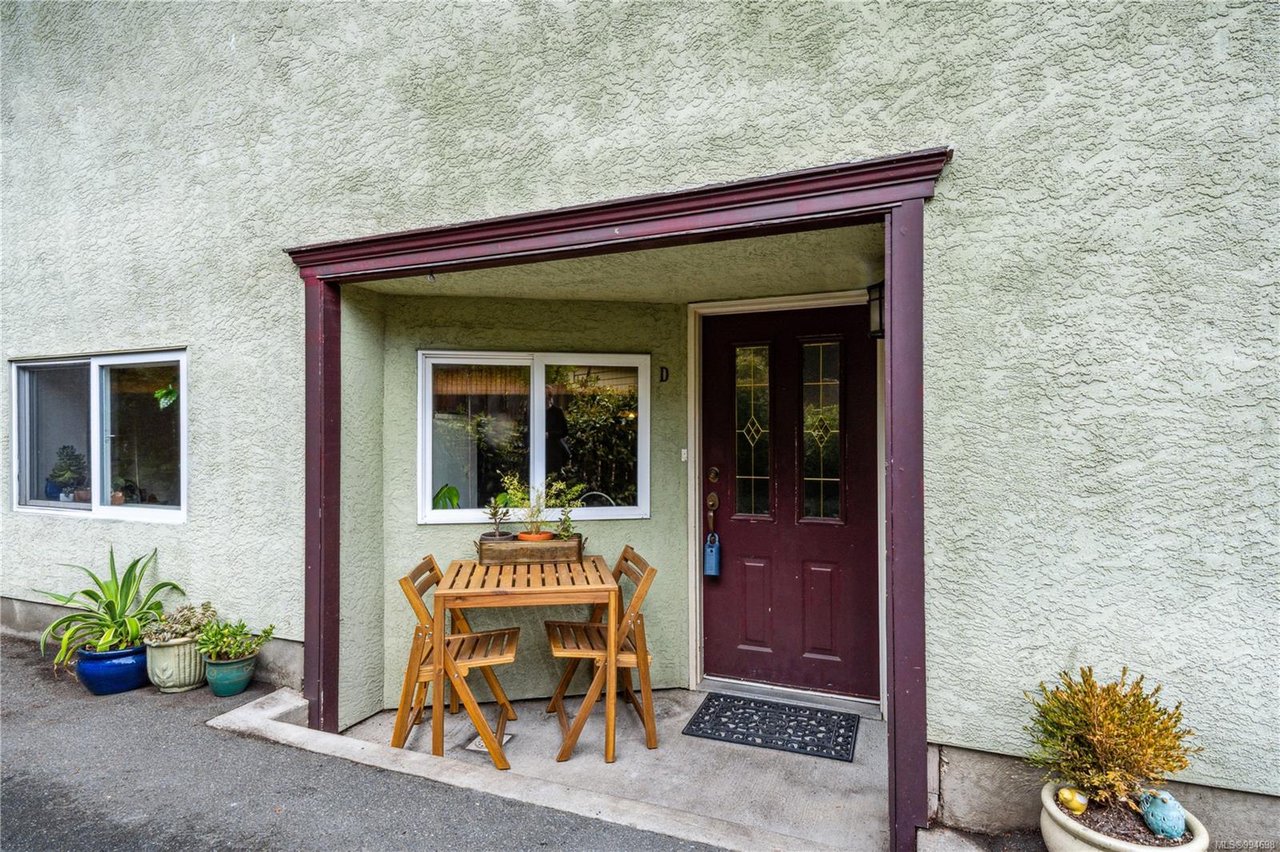 D-112 Clarence St
