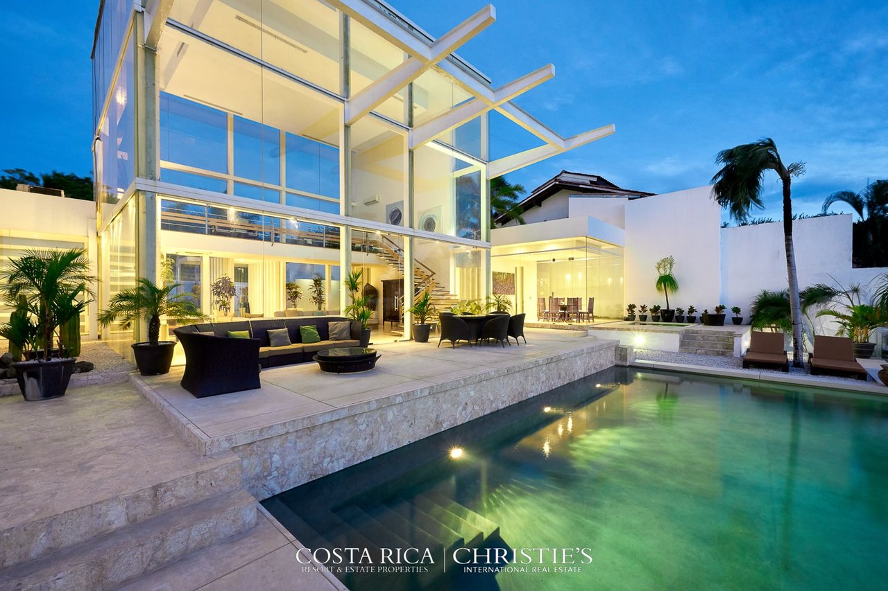 Oceanfront Casa Crystal