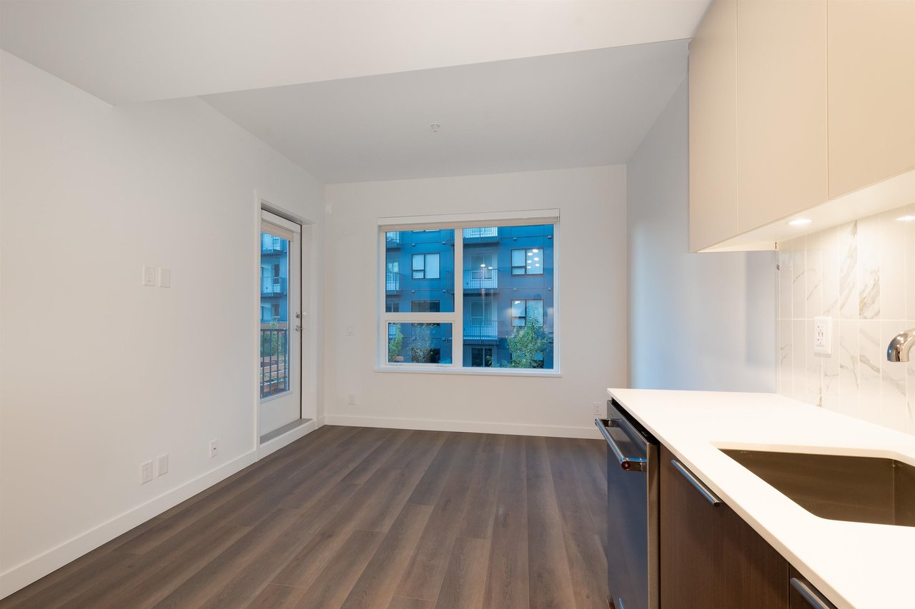 216-645 Como Lake Avenue, Coquitlam