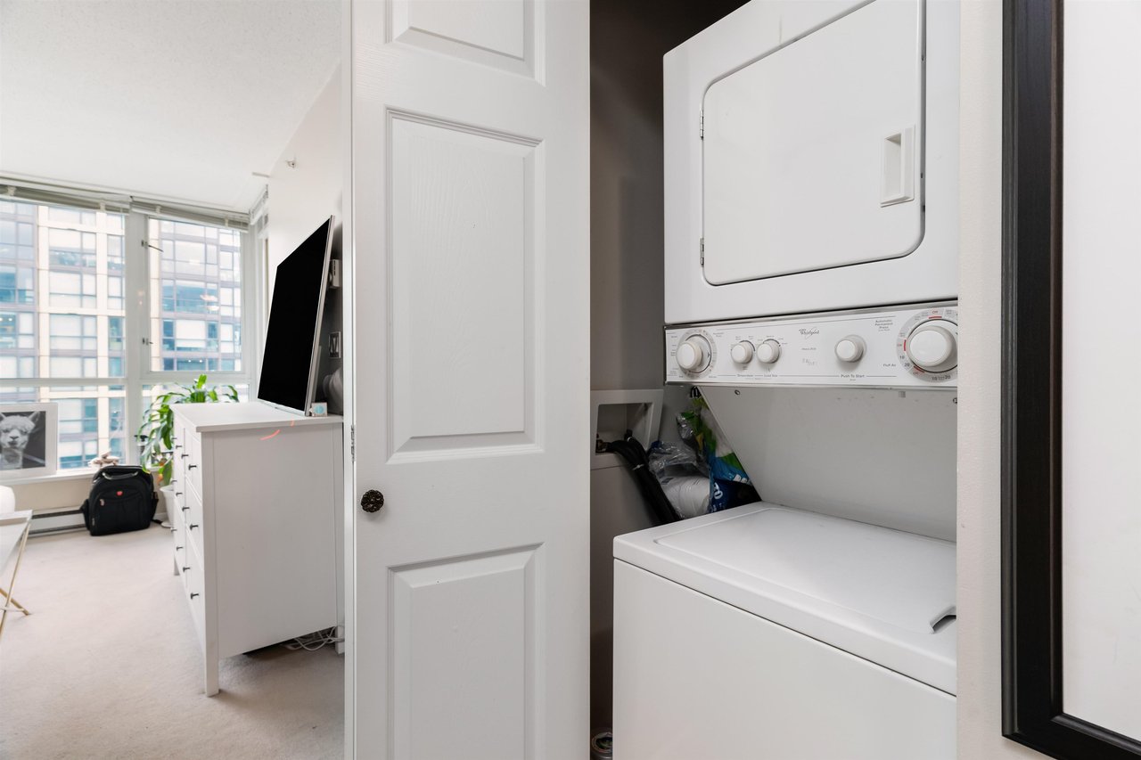 2009-1420 W Georgia St