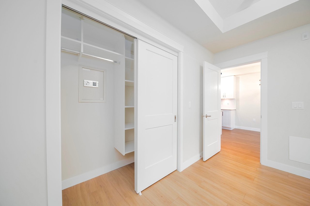 410-11077 Ravine Rd