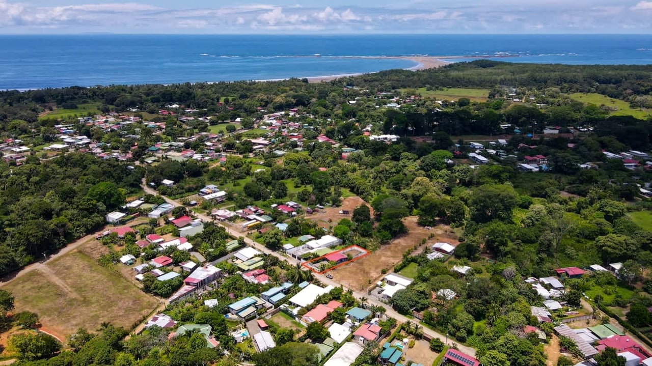 Affordable Gem in the Heart of Bahia Uvita’s Beachside Community