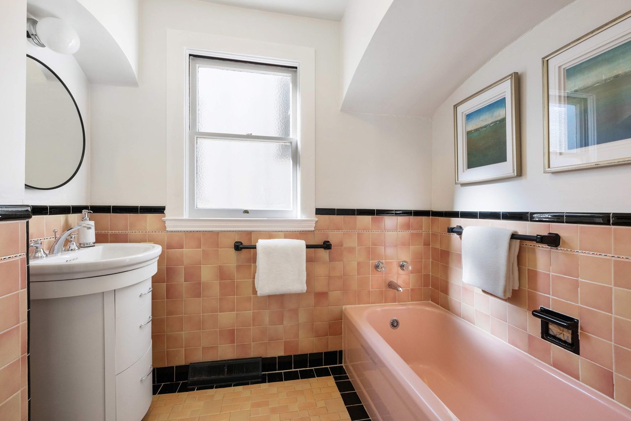 Classic Mediterranean in Forest Hill Extension