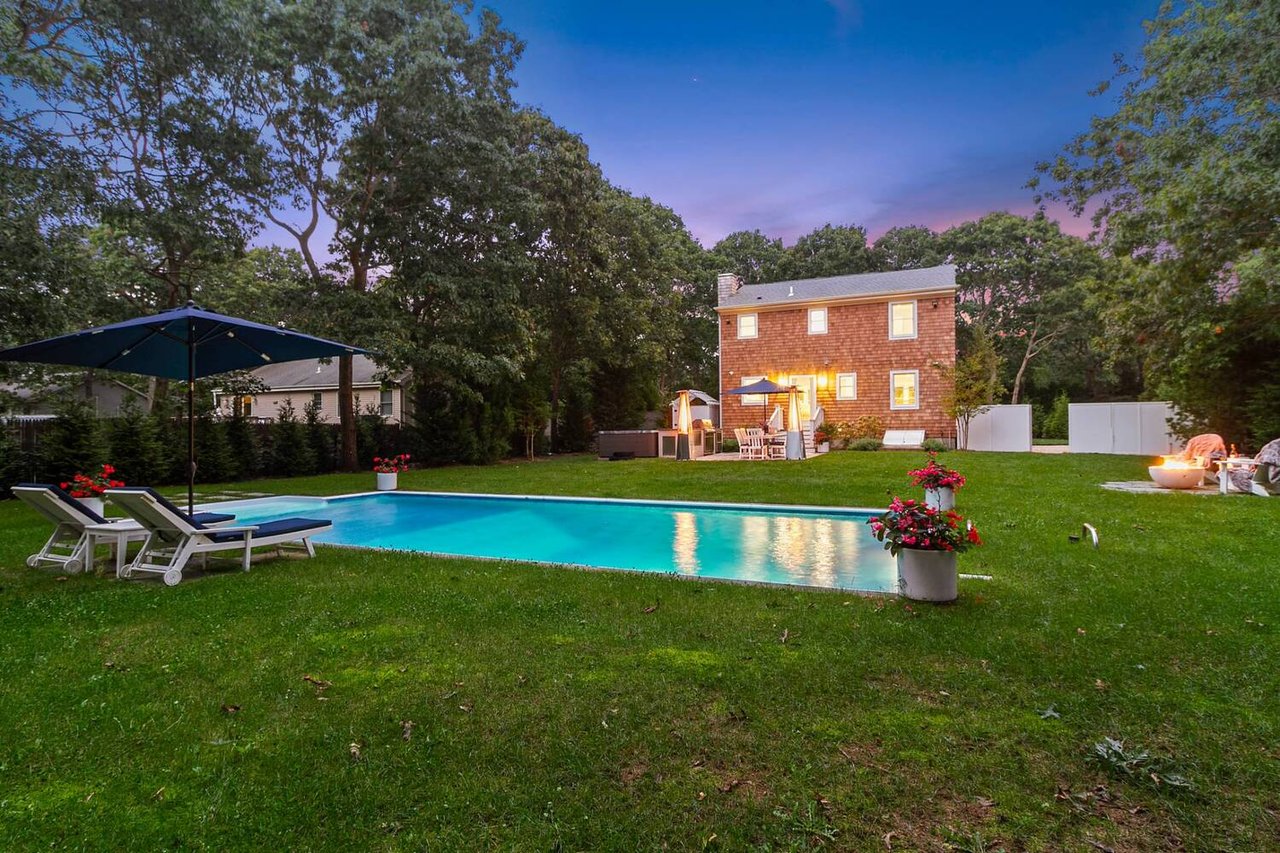 5 Amagansett Drive East