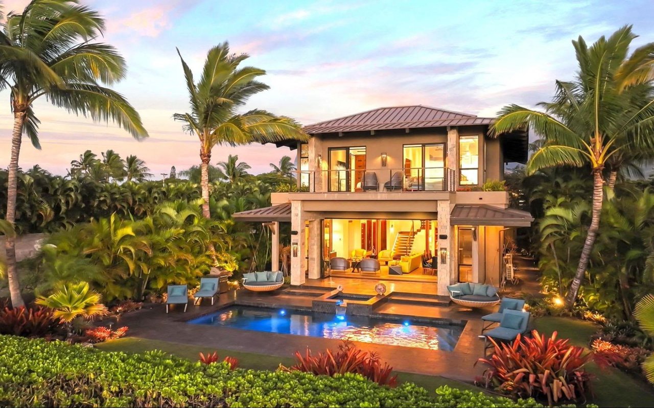 Kihei Ultra-Luxury Waterfront Living: Coastal Lifestyle