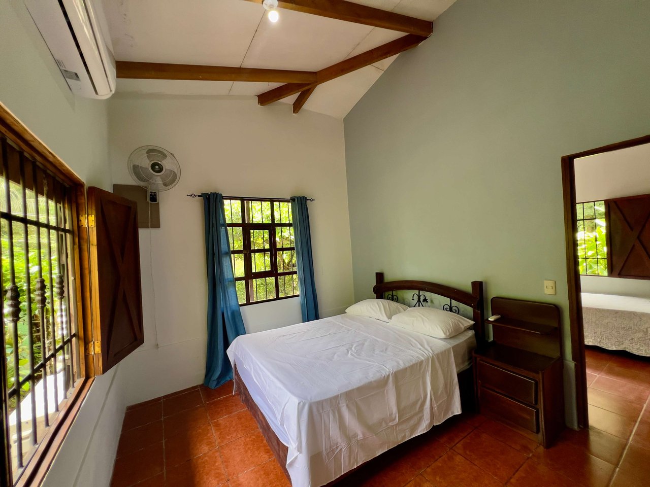 Affordable Wooden Cabañita, 2 bed, 1 bath. 