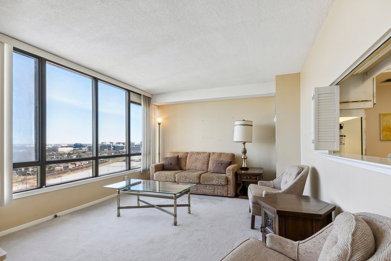 65 Skymark Drive #1407