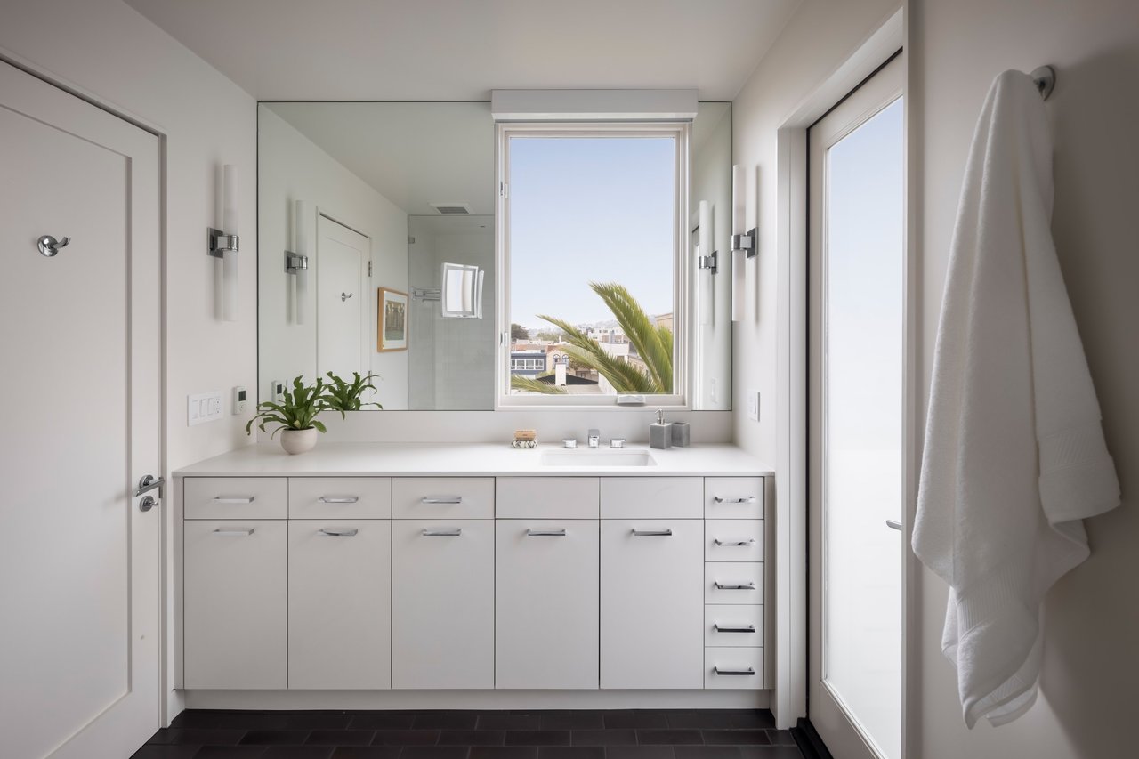 NEW DESIGNER-RENOVATED MISSION DOLORES PENTHOUSE