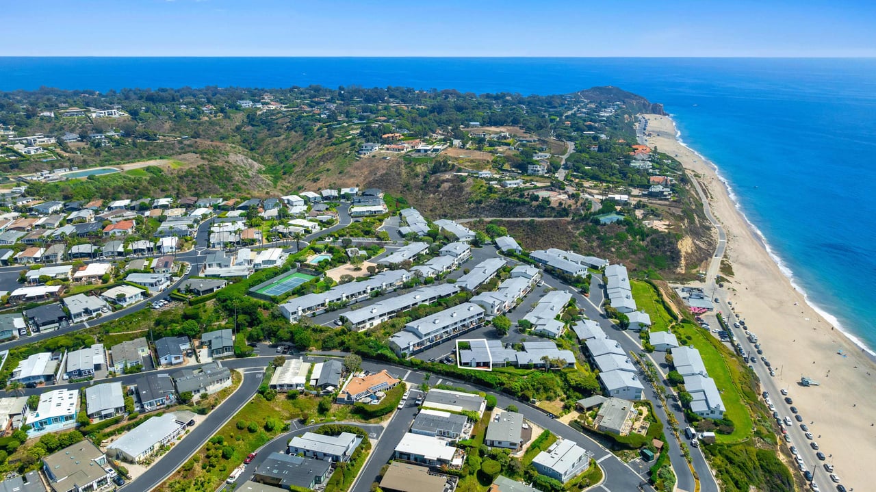 Unobstructed Ocean Views at Zuma Bay Villas