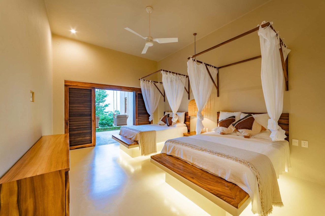 4 bedroom, Single Family Homes, Villa Playa, Montecito Beach Village