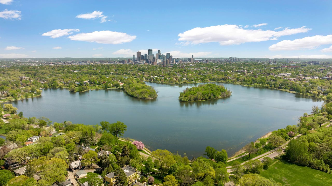 Minneapolis | Cedar-Isles-Dean  | Neighborhood Guide