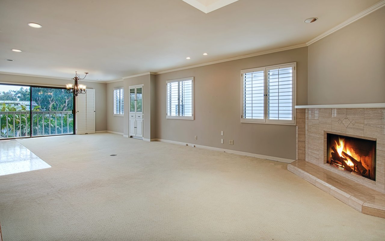 405 Heliotrope Avenue