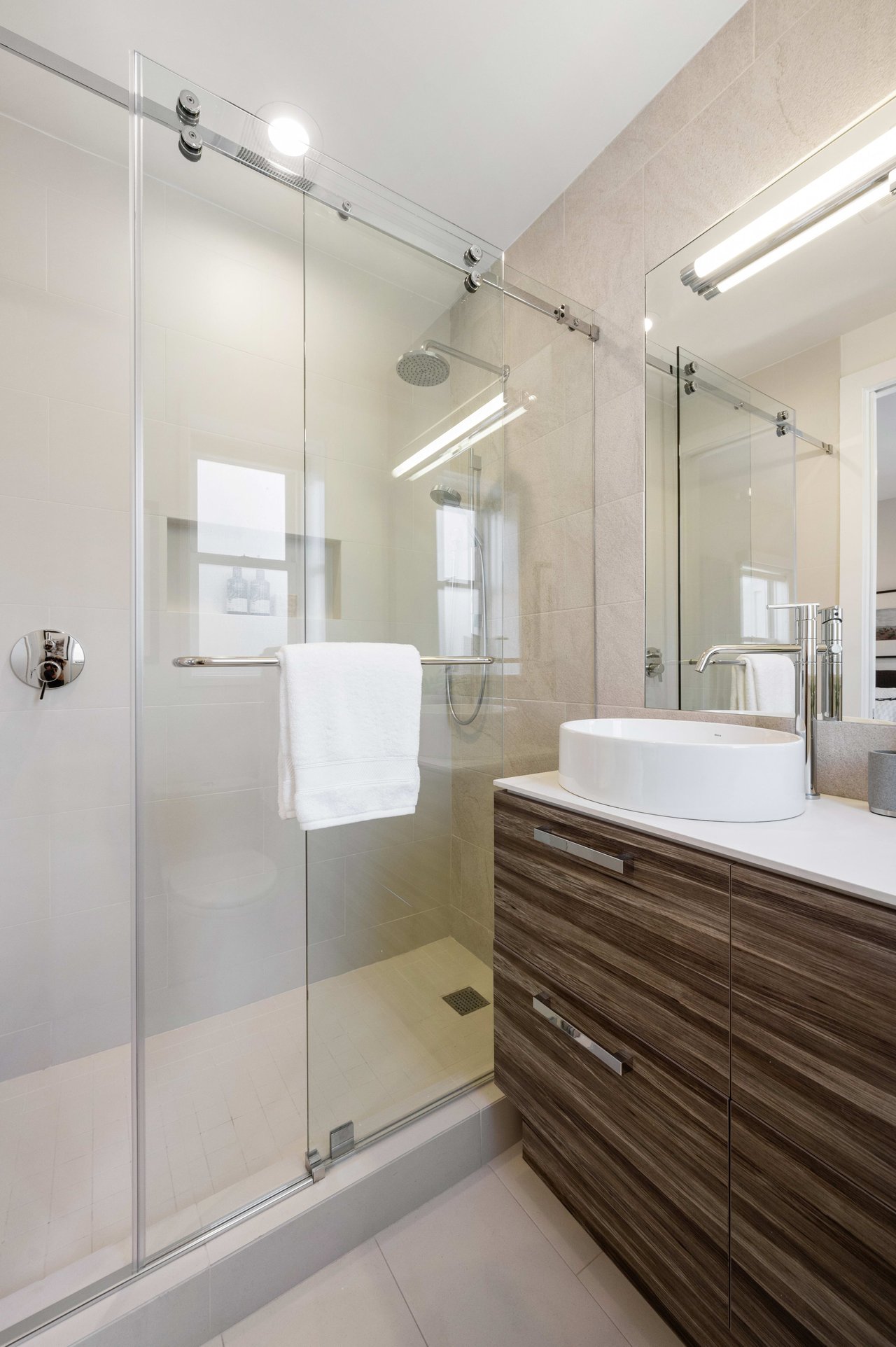 Grand Pacific Heights Apartment