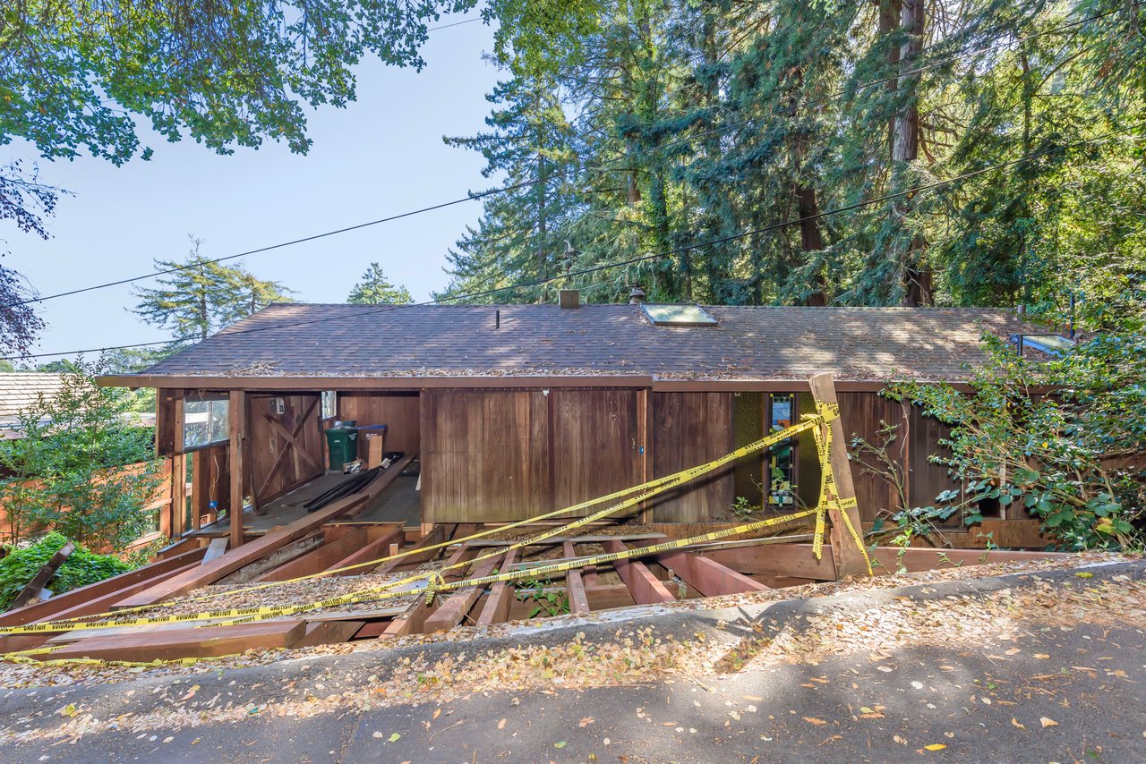 Enchanted and Serene Tree House Property- Represented Seller