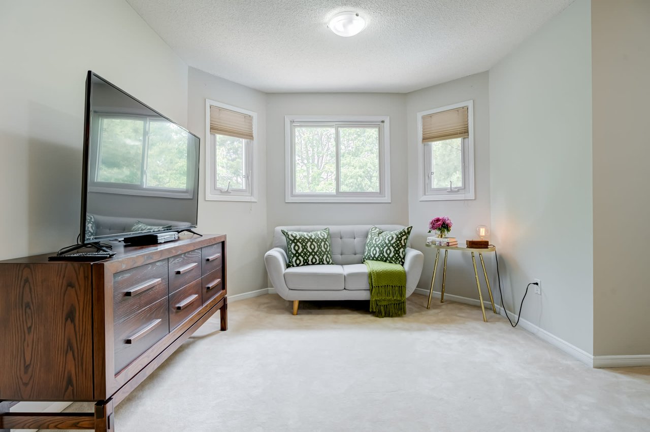 74 Penny Cres