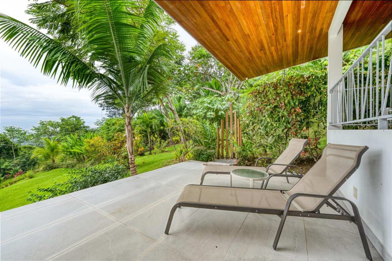 Private Infinity Pool Home, Ojochal, Puntarenas
