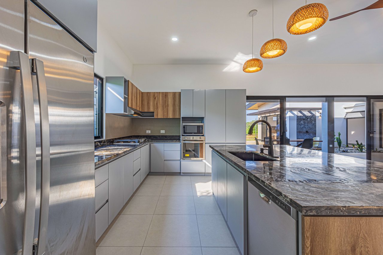 Casa Morfa: Brand New Home in Uvita's Premier Neighborhood