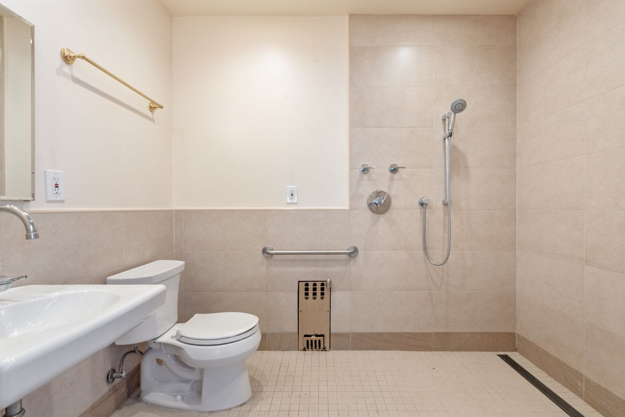 47 Bay Ridge Pkwy