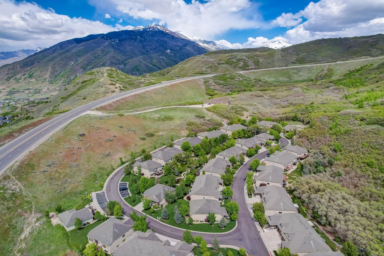 1382 E Meadow Valley Dr