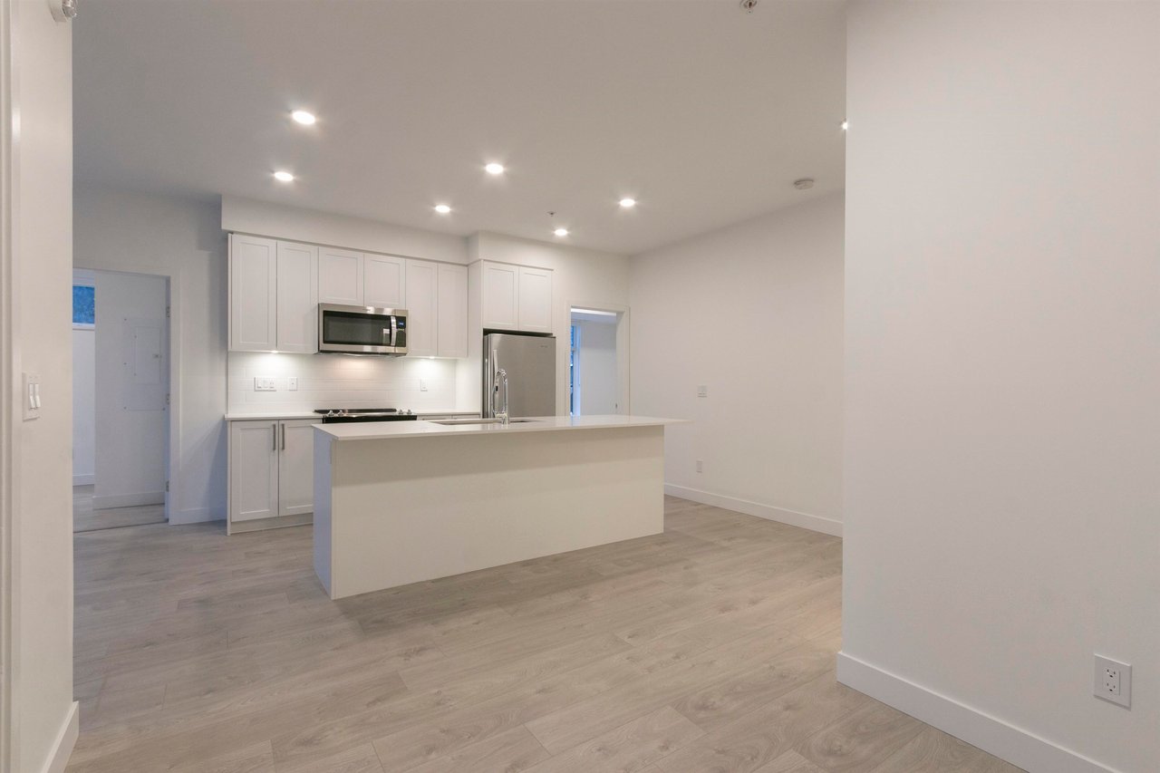 201-808 Gauthier Ave